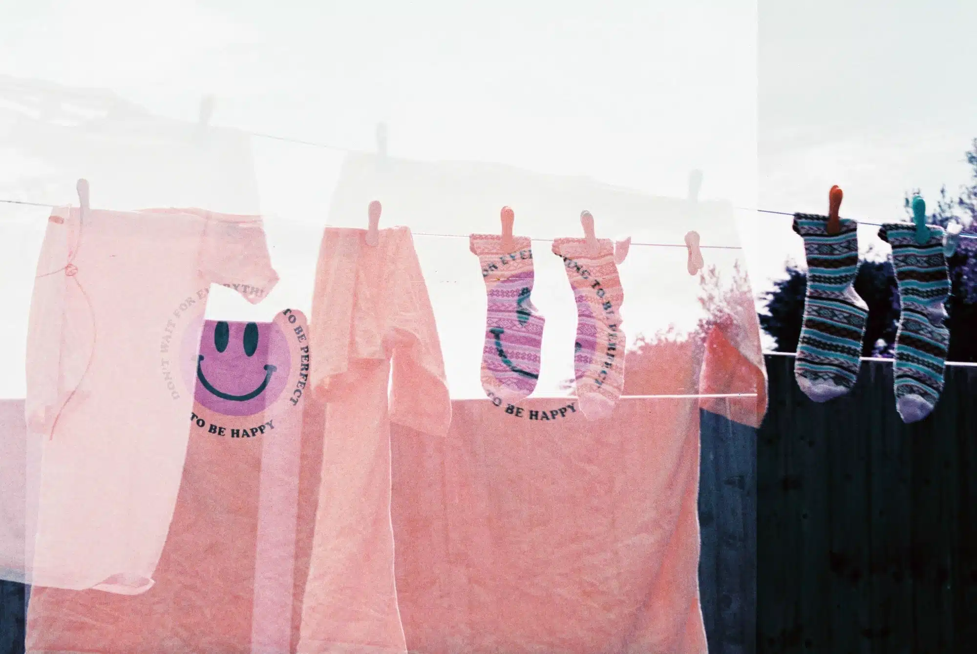 double-tax-agreement-tax-accountants-7 A pair of clothes hanging under to sun to dry, representing the concept of double tax agreement.